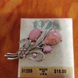 1928 brooch NWT